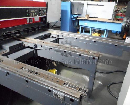 เครื่องตัด ราคาถูก Amada รุ่น DCT-2545 ปี 1990 ออโต้แบคเกจ ตัดหนา4.5 มม. ยาว 2.4 เมตร (4)