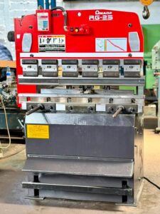 เครื่องพับ Amada มือ 2 รุ่น RG 25 ปี 1995